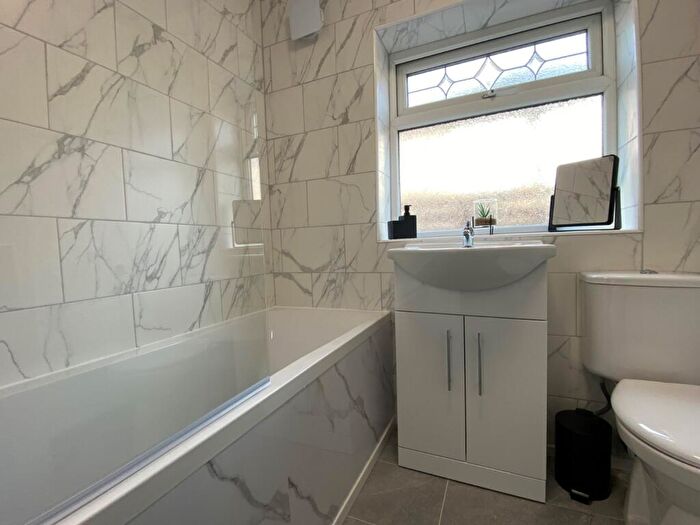 3 Bedroom Bungalow For Sale In Belmont Avenue, Low Moor, Bradford, BD12