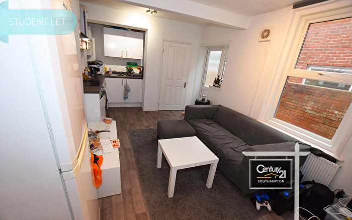 5 Bedroom Semi Detached House To Rent In |Ref: |, Burlington Road, Southampton, SO15