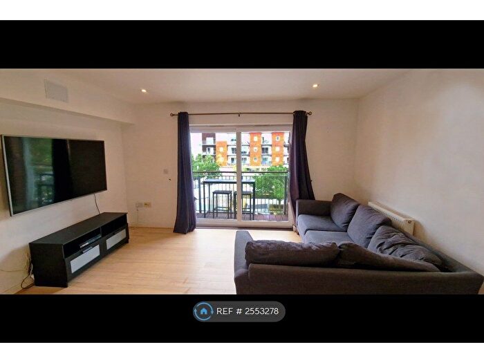 2 Bedroom Flat To Rent In Tean House, Reading, RG2