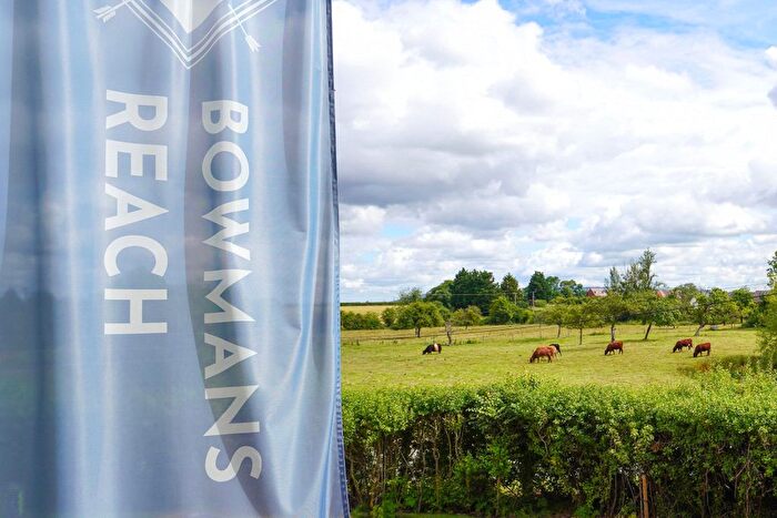 4 Bedroom Detached House For Sale In Tigermoth Drive, Stoke Orchard, Cheltenham, GL52