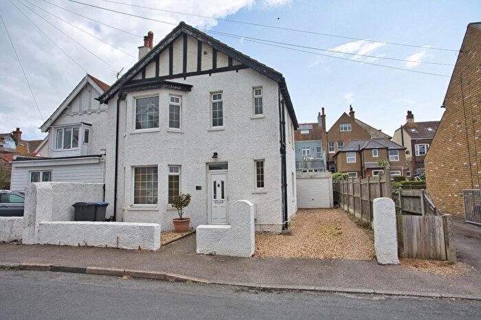 3 Bedroom Detached House For Sale In Sandown Road, Deal, Kent, CT14