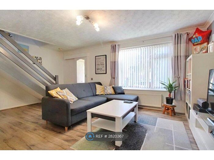 3 Bedroom Semi-detached House To Rent In Beverley, Swindon, SN5