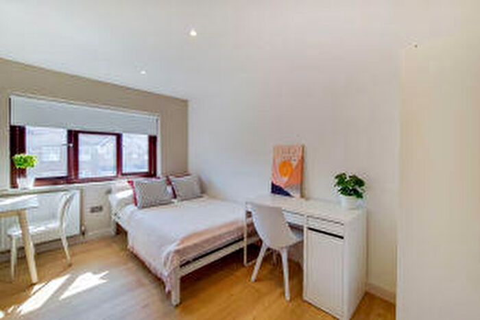 1 Bedroom Flat To Rent In Ablett Street, SE16