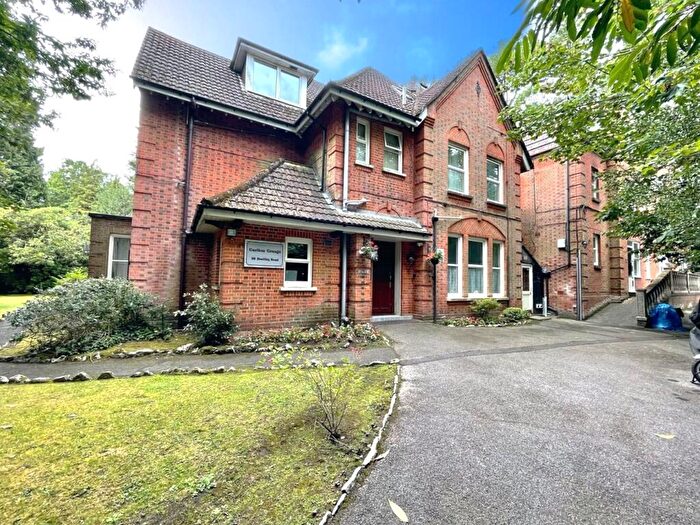 Flat To Rent In Carlton Grange, Braidley Road, Bournemouth, Dorset, BH2