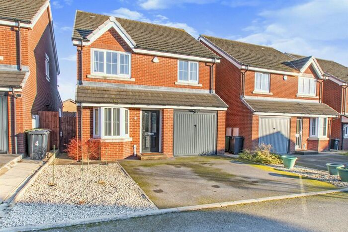 4 Bedroom Detached House To Rent In Westerton Court, Tingley, Wakefield, WF3
