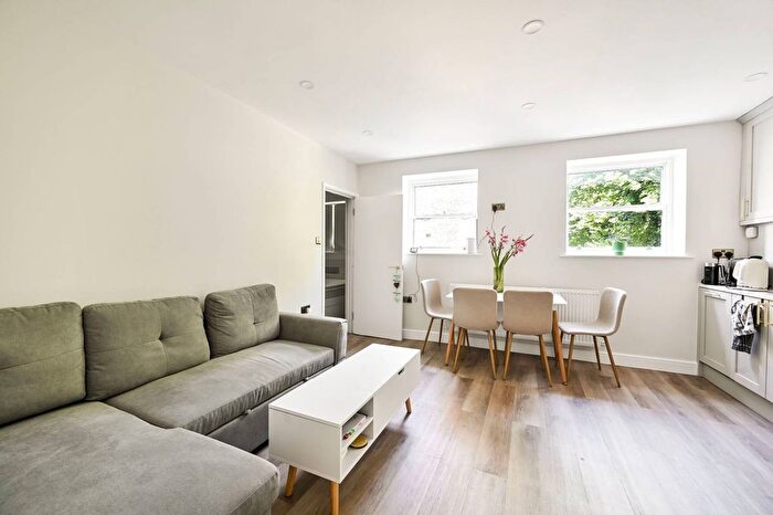 1 Bedroom Flat To Rent In Nevern Road, Earls Court, London, SW5