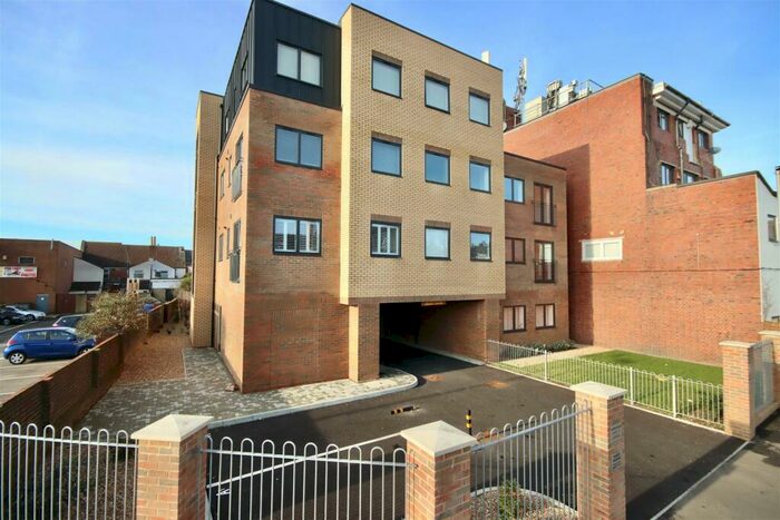 2 Bedroom Flat To Rent In Stubbington Avenue, Portsmouth, PO2