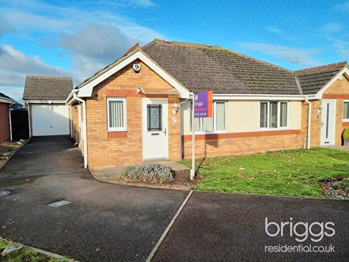 2 Bedroom Semi-Detached Bungalow For Sale In Glebe View, Market Deeping, PE6
