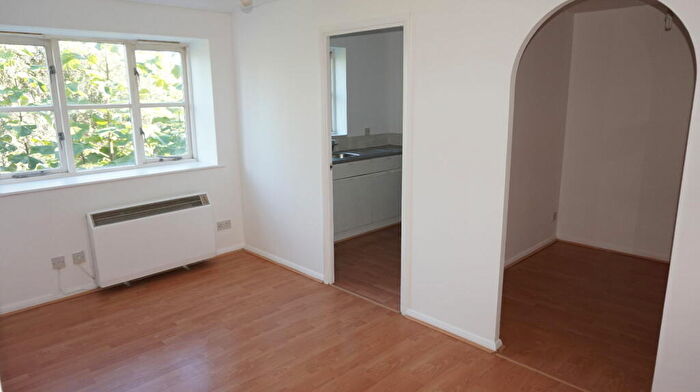 Flat To Rent In Webley Court, Sten Close, Enfield, EN3