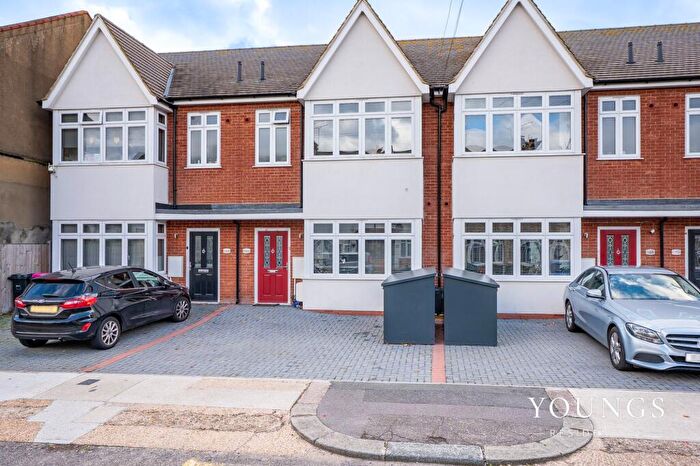 3 Bedroom Terraced House For Sale In Westborough Road, Westcliff-On-Sea, SS0