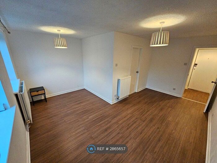 Studio To Rent In Brackenwood Mews, Wilmslow, SK9