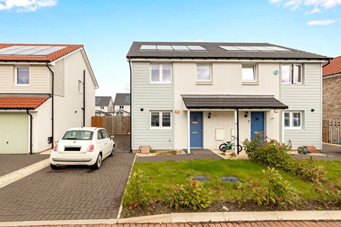 3 Bedroom Semi-Detached House For Sale In Brodie Place, East Calder, EH53