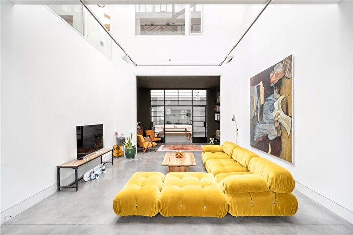 3 Bedroom Detached House For Sale In Hewer Street, London, W10
