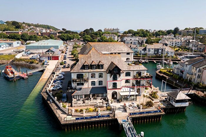 3 Bedroom Flat For Sale In Challenger Quay, Falmouth, TR11