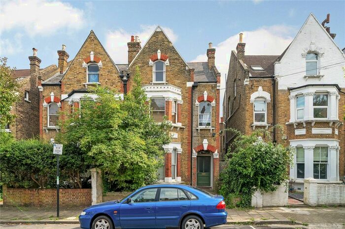 2 Bedroom Flat To Rent In Deronda Road, London, SE24