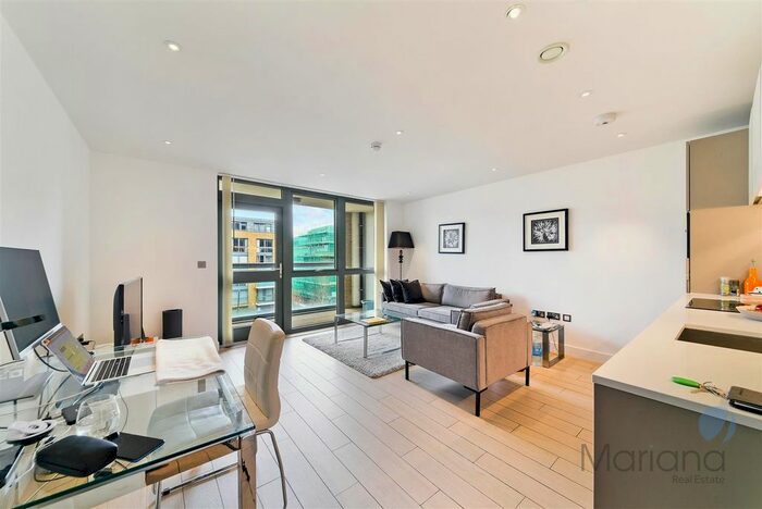 1 Bedroom Flat To Rent In Canalside Square, Islington, London, N1