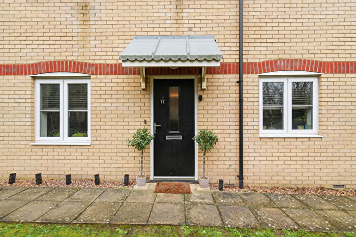 2 Bedroom Apartment For Sale In Haslers Lane, Dunmow, Essex, CM6