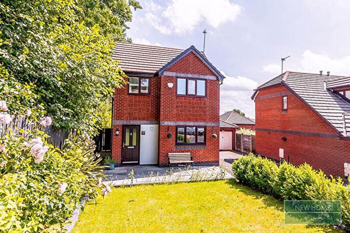 3 Bedroom Detached House For Sale In Carfax Fold, Rochdale, OL12