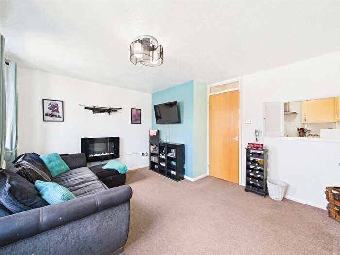 1 Bedroom Apartment For Sale In Dennistoun Avenue, Christchurch, Dorset, BH23