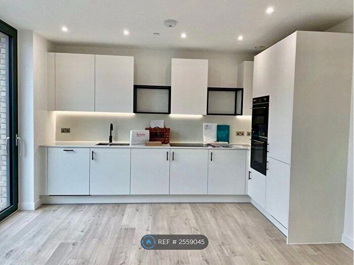 2 Bedroom Flat To Rent In Willowbrook House, London, N4