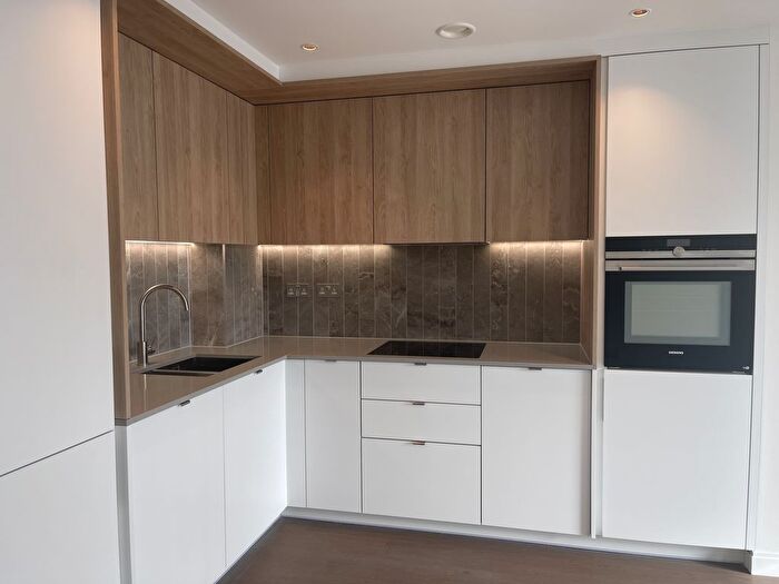 2 Bedroom Flat To Rent In Gasholder Place, London, Surrey, SE11