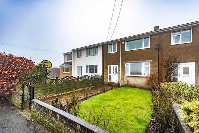 3 Bedroom Terraced House For Sale In New Park Road, Queensbury, Bradford, BD13