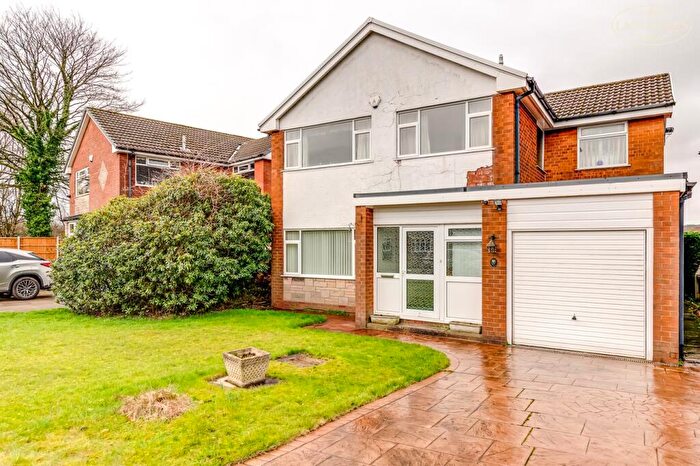 4 Bedroom Detached House For Sale In Arran Close, Ladybridge, Bolton, BL3