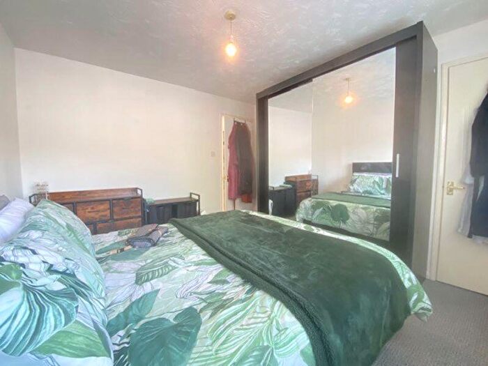 2 Bedroom End Of Terrace House To Rent In Humphrys Barton, Bristol, BS4