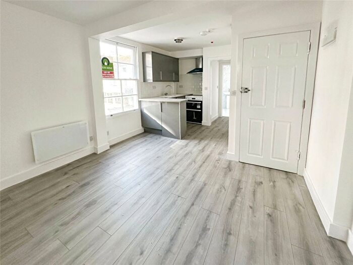 1 Bedroom Flat To Rent In Middle Row, Ashford, Kent, TN24