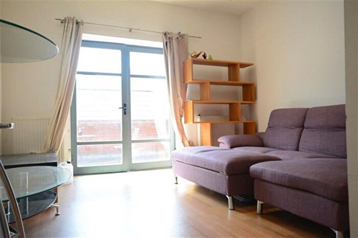 2 Bedroom Flat To Rent In Trading House, George Street, NG1