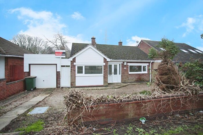 2 Bedroom Bungalow For Sale In Parrotts Grove, Coventry, West Midlands, CV2