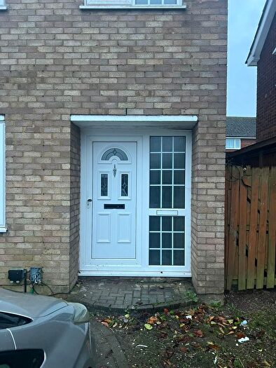 3 Bedroom End Of Terrace House To Rent In Wheatfield Road, Luton, LU4