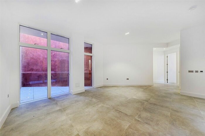 3 Bedroom Mews To Rent In Penrose Mews, Lillie Road, Fulham, London, SW6