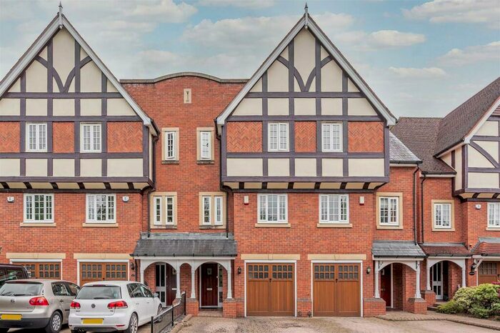 4 Bedroom Town House To Rent In Gannaway, Knowle, B93