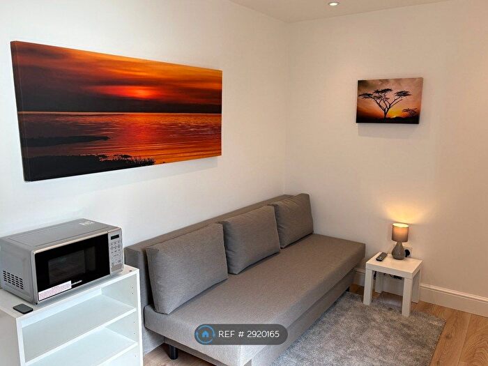 Studio To Rent In Cheshunt, Waltham Cross, EN8