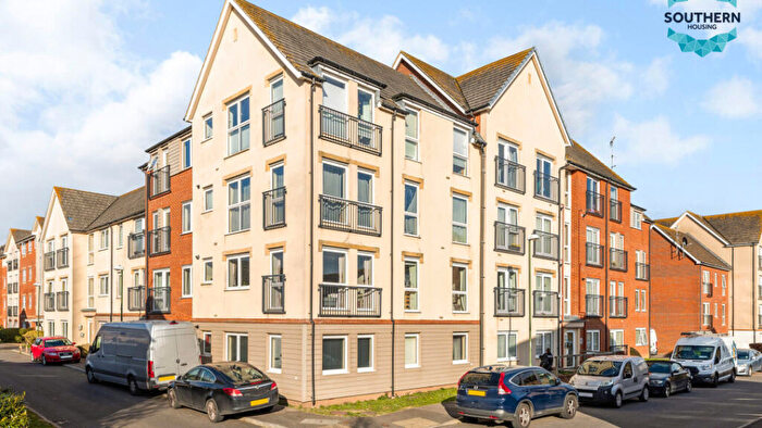 1 Bedroom Flat For Sale In Cheal Court, Cheal Way, Wick, Littlehampton, BN17