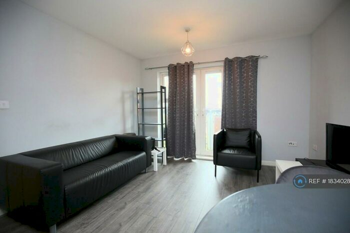 2 Bedroom Flat To Rent In Bodiam Hall, Coventry, CV1