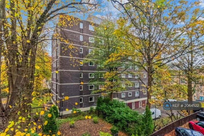 3 Bedroom Flat To Rent In Kensington Court, Glasgow, G12