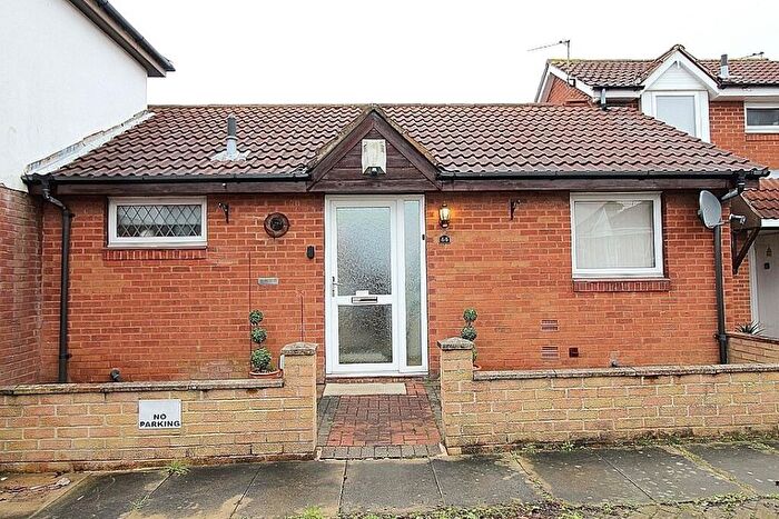 1 Bedroom Bungalow For Sale In Grasby Court, Bramley, Bramley, Rotherham, S66