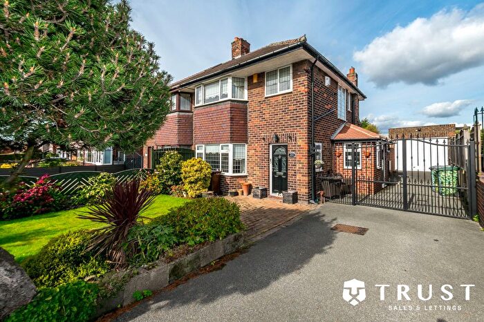 3 Bedroom Semi-Detached House For Sale In Soothill Lane, Soothill, WF17