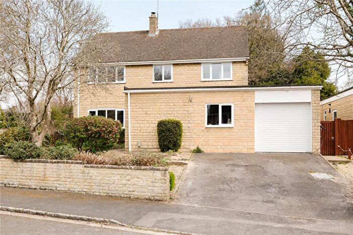 4 Bedroom Detached House For Sale In Wychwood Close, Charlbury, Chipping Norton, Oxfordshire, OX7