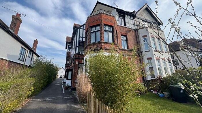 1 Bedroom Flat To Rent In Imperial Avenue, Westcliff-on-Sea, SS0