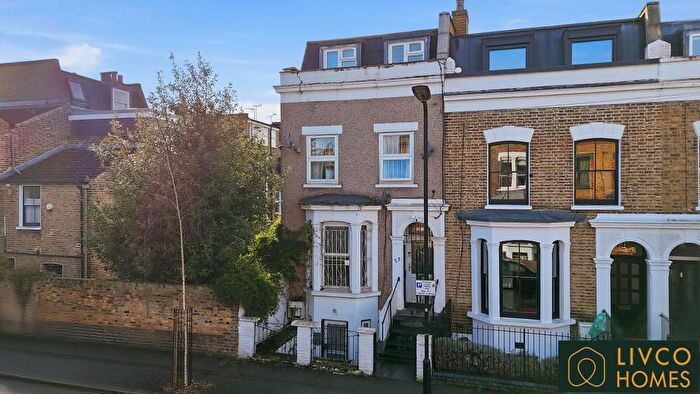6 Bedroom End Terrace House For Sale In Chippendale Street, London, E5