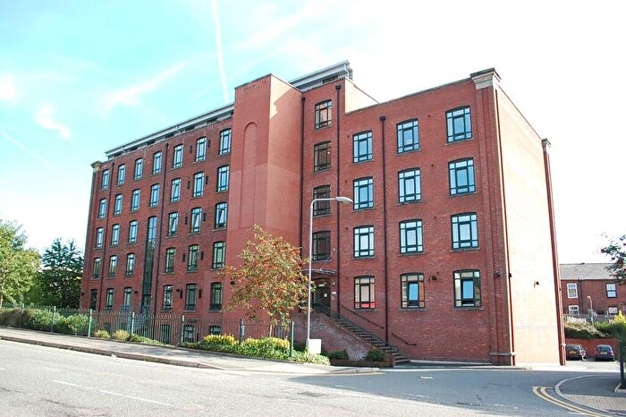 2 Bedroom Apartment For Sale In Mossley Road, Ashton-under-Lyne, Greater Manchester, OL6