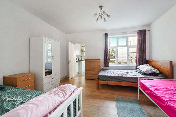 1 Bedroom Flat For Sale In Cannon Street Road, London, E1