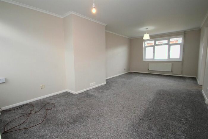3 Bedroom Property To Rent In Quantocks, Hemel Hempstead, HP2