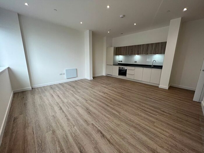 2 Bedroom Flat To Rent In Alencon Link, Basingstoke, RG21