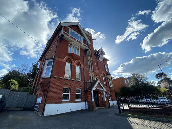 2 Bedroom Flat To Rent In Christchurch Road, Bournemouth, Dorset, BH1