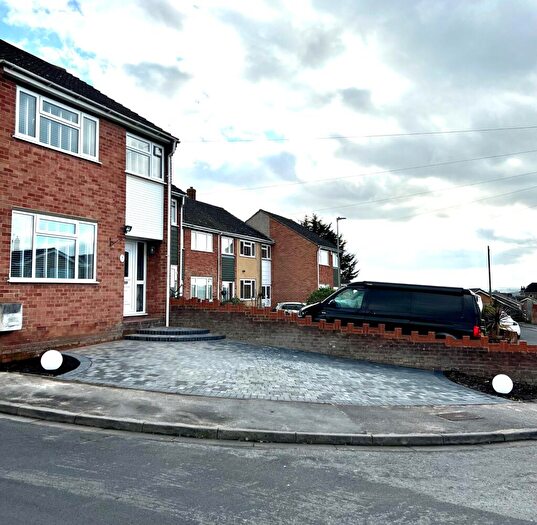 3 Bedroom End Of Terrace House To Rent In Coberley, Bristol, BS15