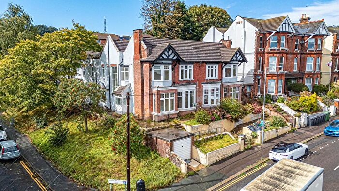 3 Bedroom Flat For Sale In Linton Road, Hastings, TN34